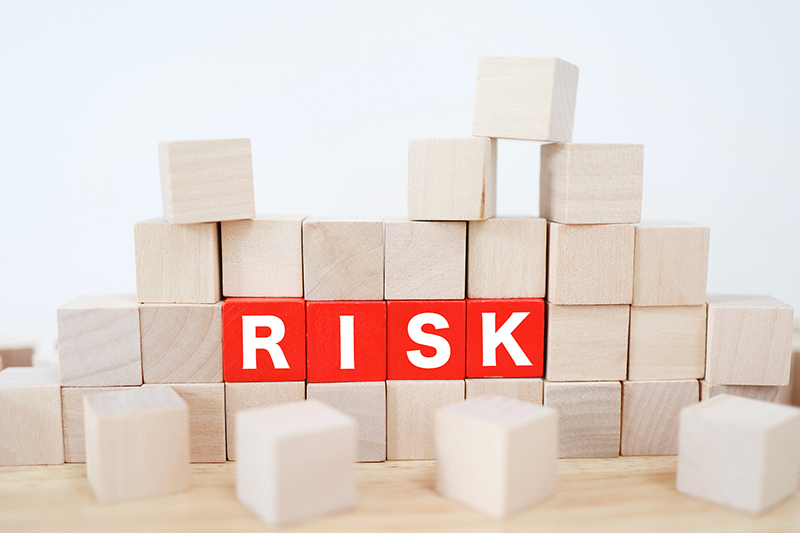 リスクと書かれた積み木