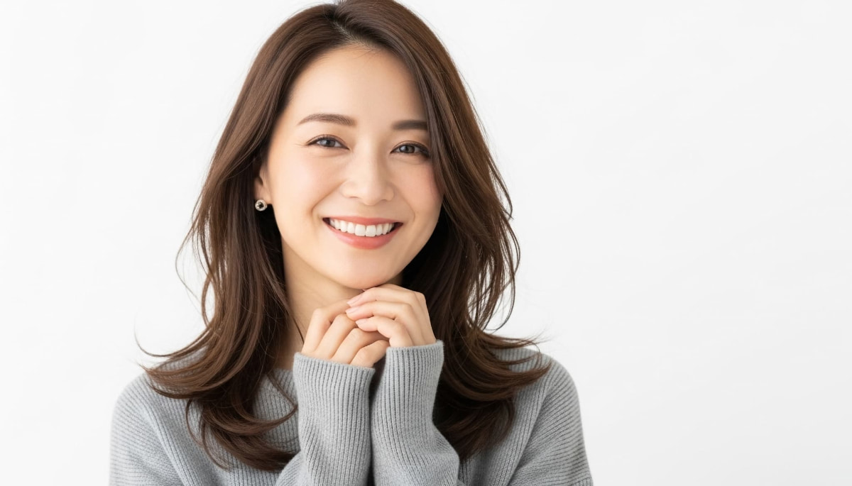 食生活に気を付けて虫歯のない状態を維持している笑顔の女性