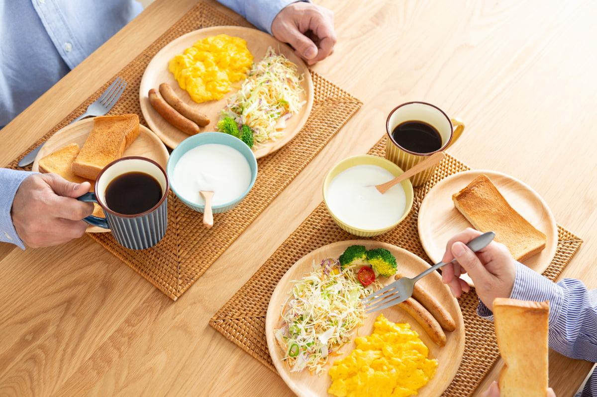 バランスの良い食事を摂る様子