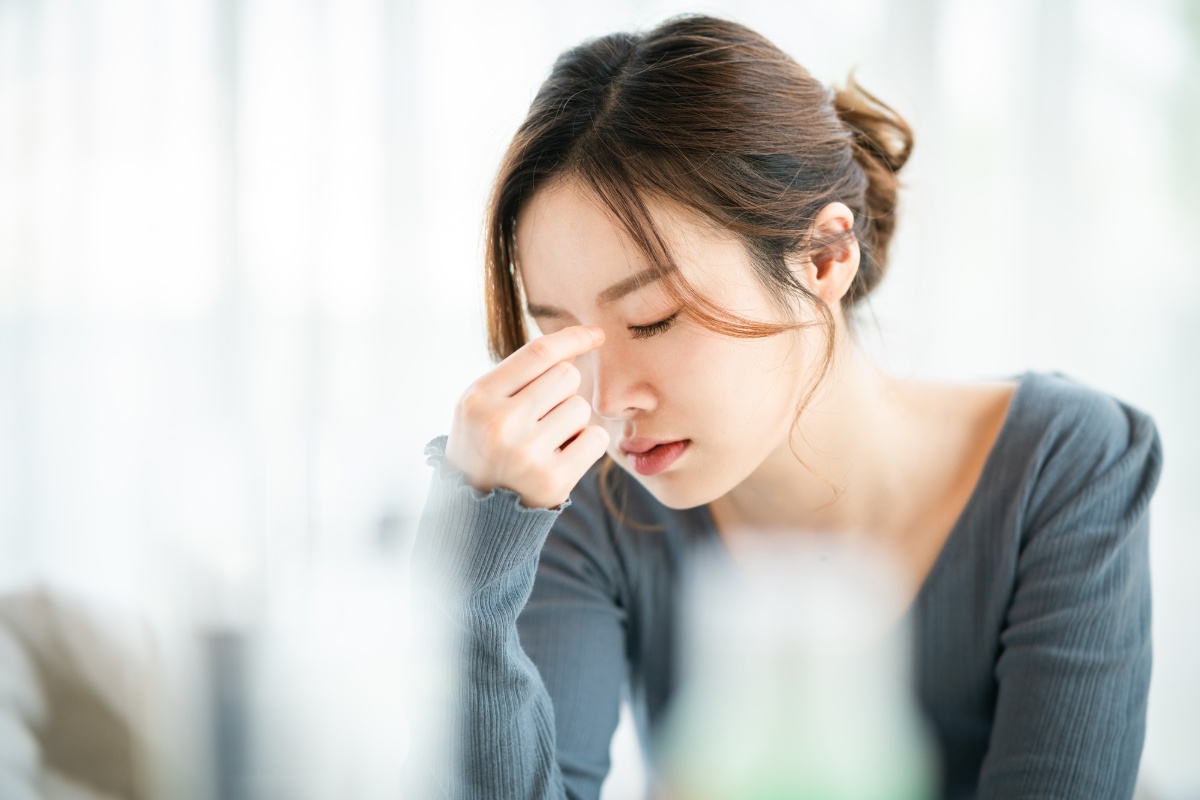 頭痛がある女性